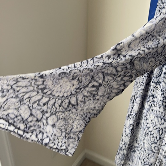 🌟EUC🌟 worn ONCE - beautiful Loft flutter sleeve rayon dress - small - Picture 4 of 9